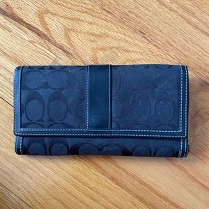 Coach Accordion Wallet In Signature Canvas